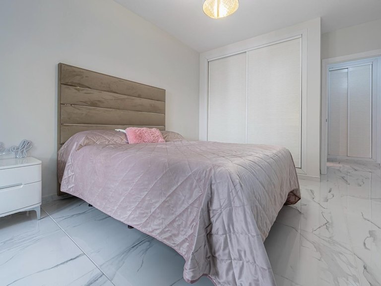 Apartment for Sale in Nueva Andalucía, Malaga 10