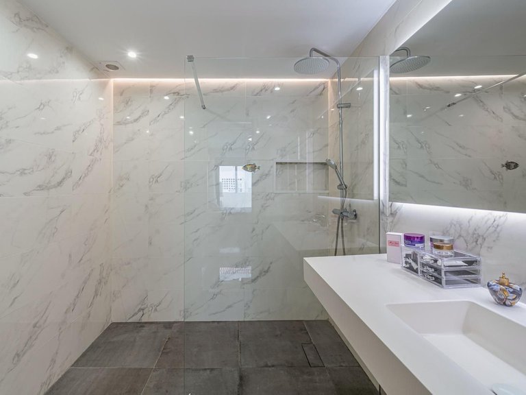 Apartment for Sale in Nueva Andalucía, Malaga 6
