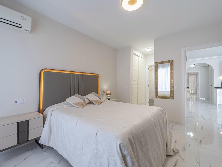 Apartment for Sale in Nueva Andalucía, Malaga 7