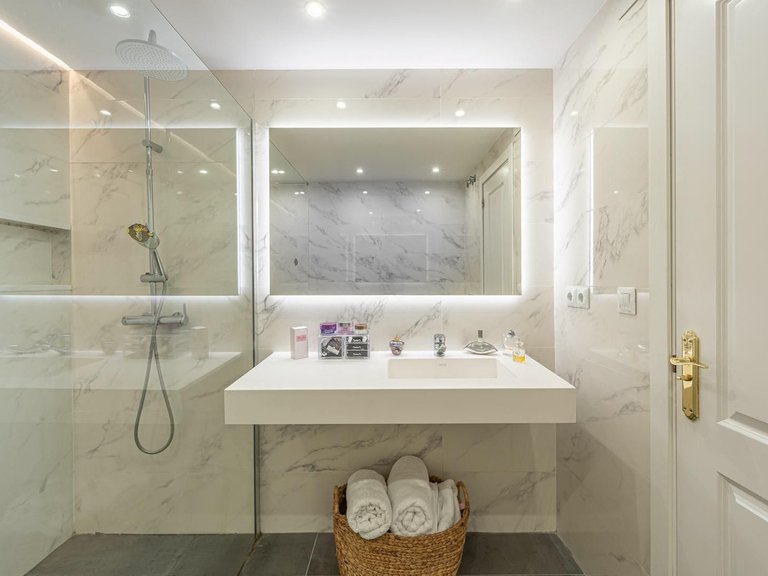 Apartment for Sale in Nueva Andalucía, Malaga 9