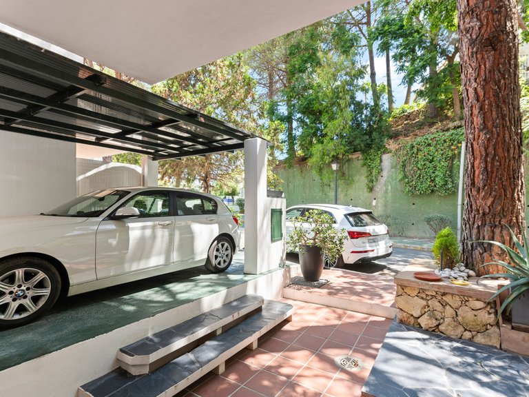 Villa for Sale in La Quinta, Malaga 6