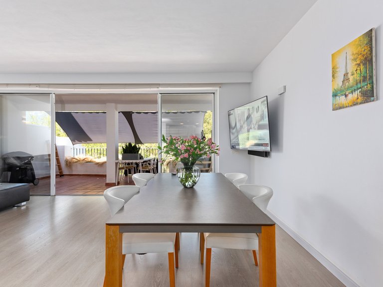 Villa for Sale in La Quinta, Malaga 9