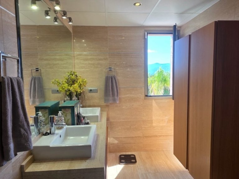 Villa for Sale in Benahavís, Malaga 12