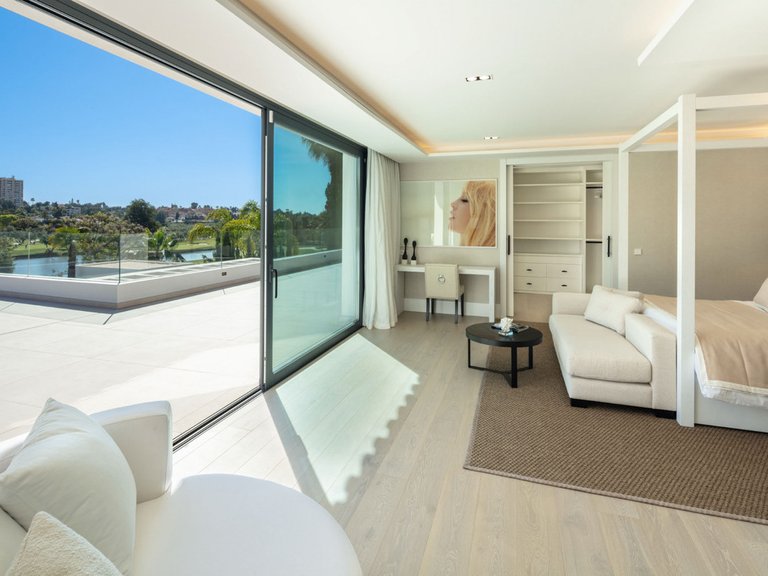 Villa for Sale in Nueva Andalucía, Malaga 23