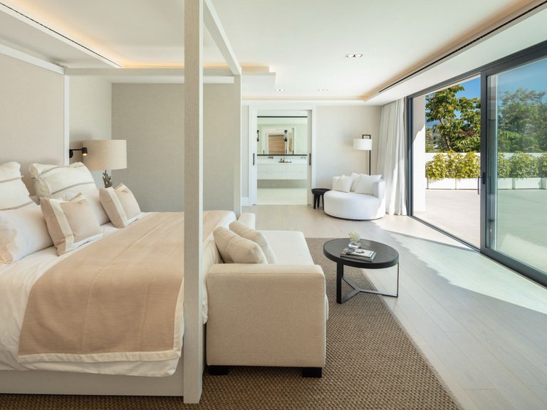 Villa for Sale in Nueva Andalucía, Malaga 24