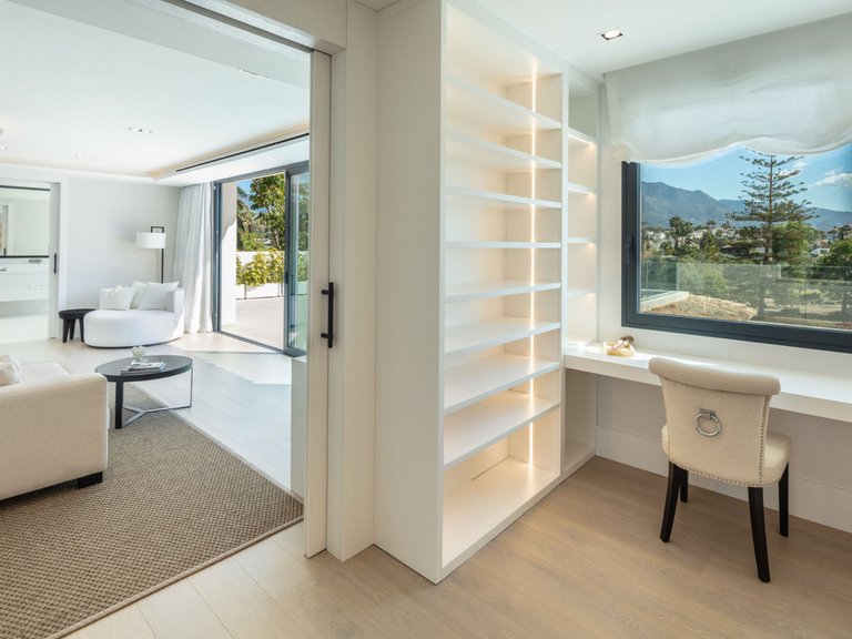 Villa for Sale in Nueva Andalucía, Malaga 25