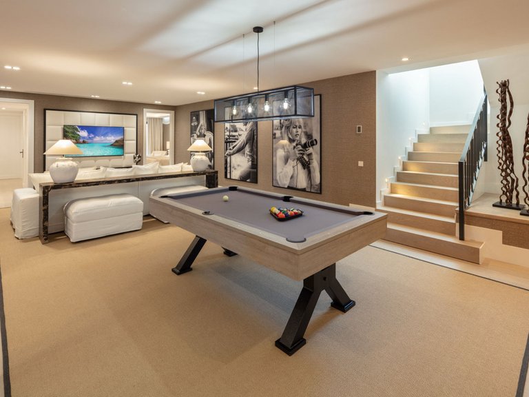 Villa for Sale in Nueva Andalucía, Malaga 29