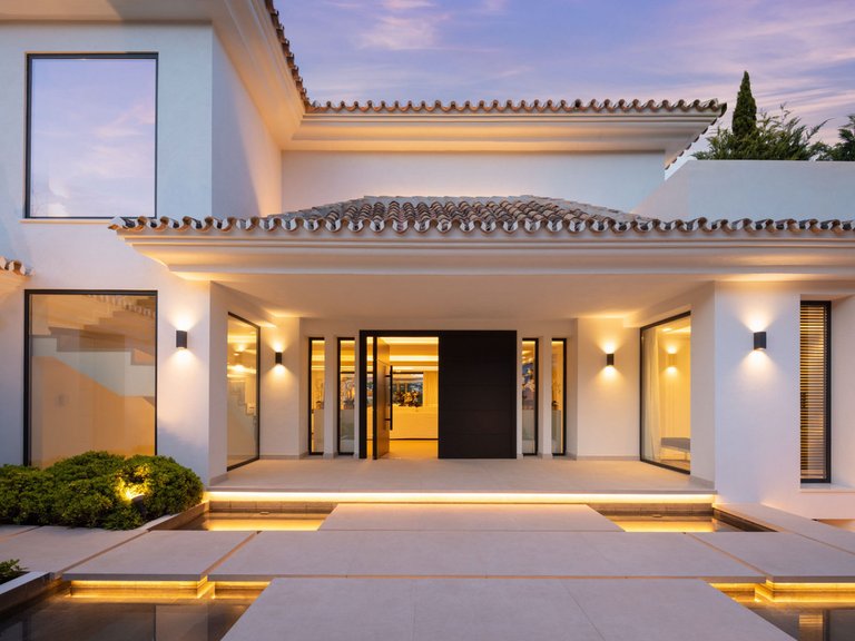 Villa for Sale in Nueva Andalucía, Malaga 34