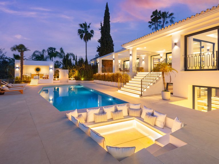 Villa for Sale in Nueva Andalucía, Malaga 35