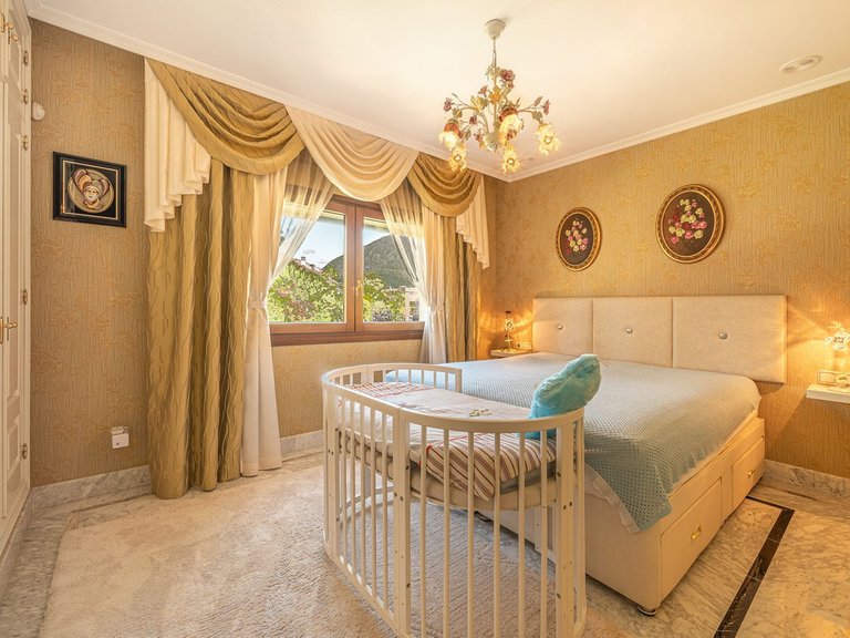 Apartment for Sale in The Golden Mile, Malaga 17