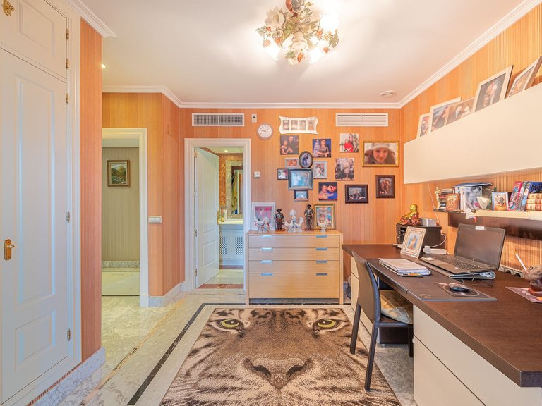 Apartment for Sale in The Golden Mile, Malaga 18