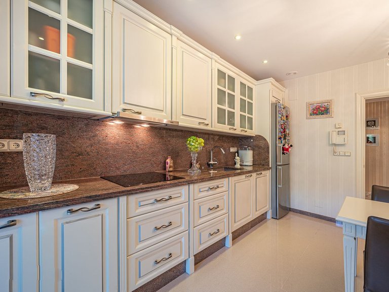 Apartment for Sale in The Golden Mile, Malaga 24