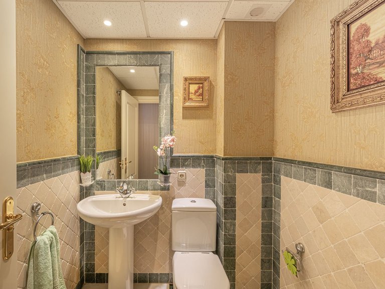 Apartment for Sale in The Golden Mile, Malaga 26
