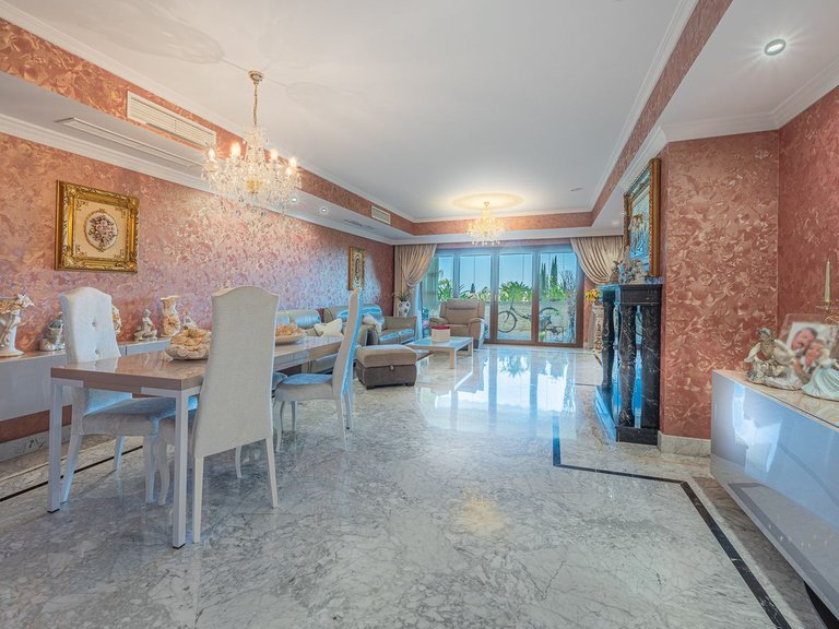 Apartment for Sale in The Golden Mile, Malaga 6