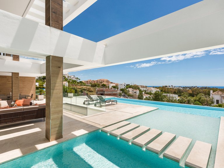 Villa for Sale in Benahavís, Malaga 1