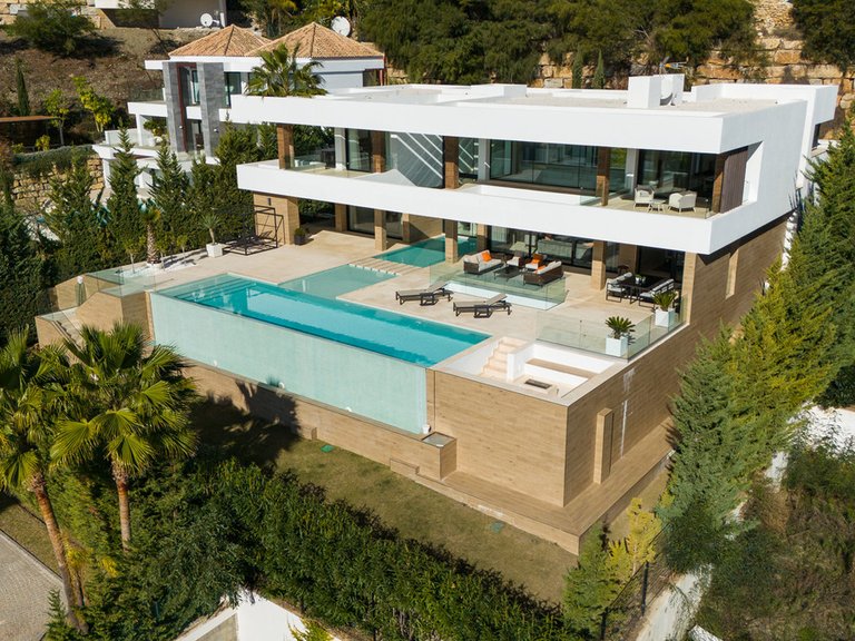 Villa for Sale in Benahavís, Malaga 2