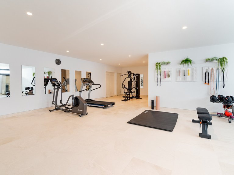 Villa for Sale in Benahavís, Malaga 44