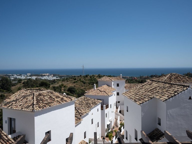 Apartment for Sale in Altos De Los Monteros, Malaga 1