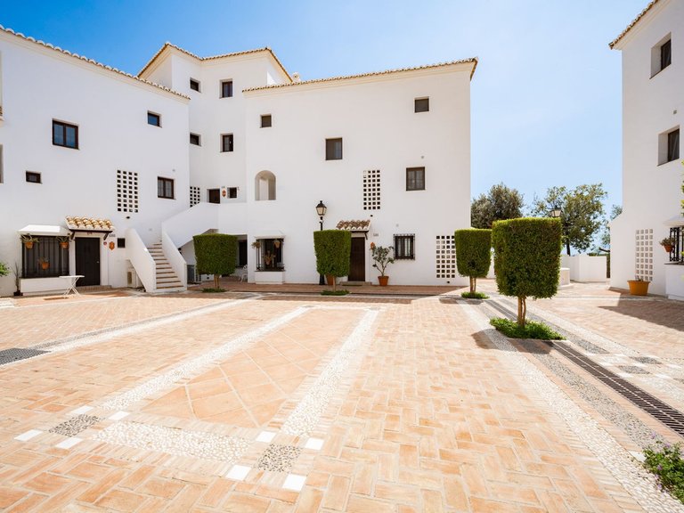Apartment for Sale in Altos De Los Monteros, Malaga 36