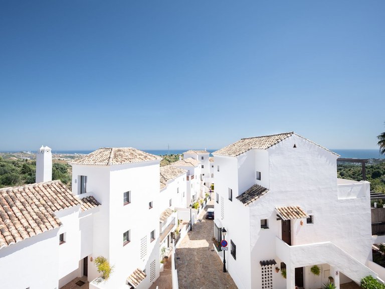 Apartment for Sale in Altos De Los Monteros, Malaga 4