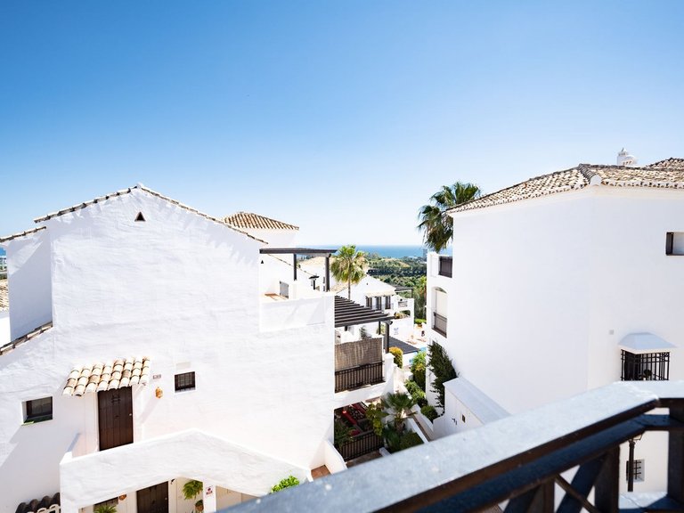 Apartment for Sale in Altos De Los Monteros, Malaga 5