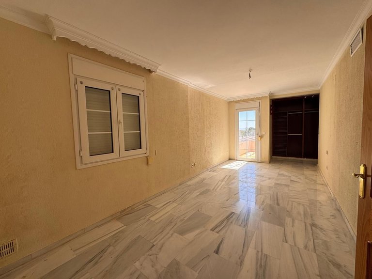 Villa for Sale in Estepona, Malaga 15