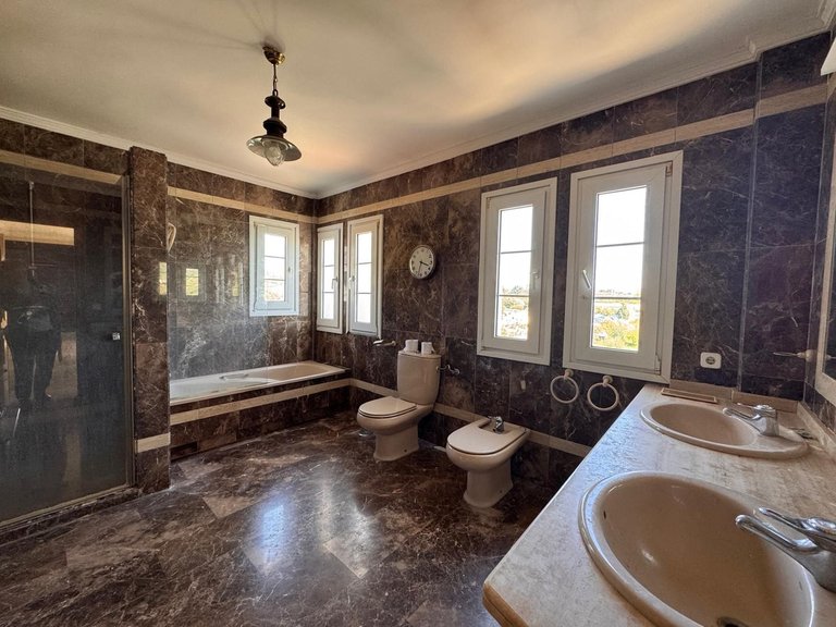 Villa for Sale in Estepona, Malaga 17