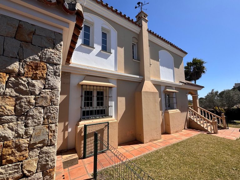Villa for Sale in Estepona, Malaga 2