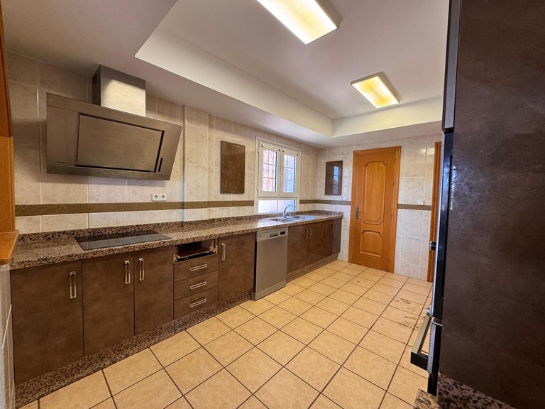 Villa for Sale in Estepona, Malaga 3