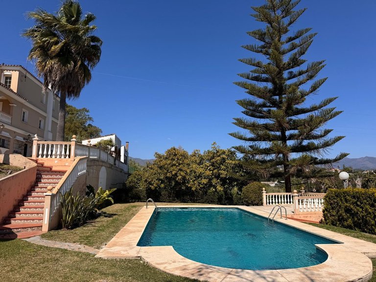 Villa for Sale in Estepona, Malaga 31