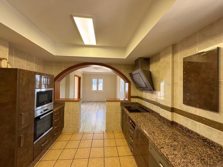 Villa for Sale in Estepona, Malaga 5