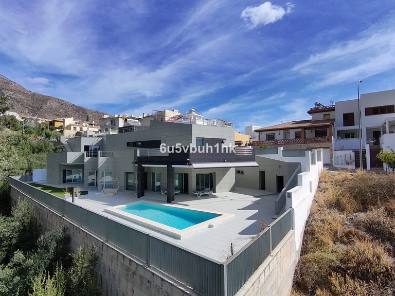 Villa for Sale in Benalmadena, Malaga 1