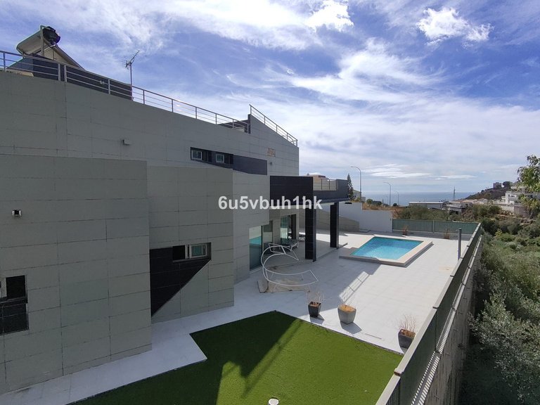 Villa for Sale in Benalmadena, Malaga 2