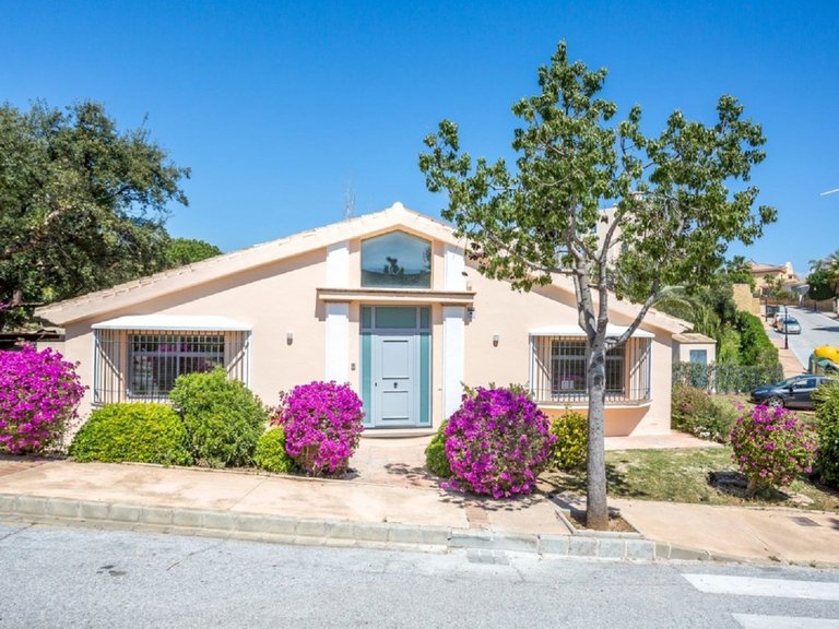 Villa for Sale in Elviria, Malaga 1