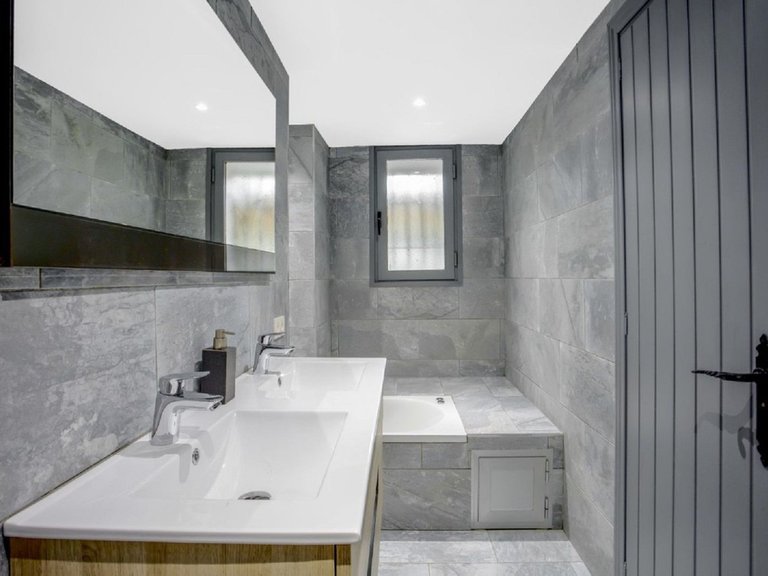 Villa for Sale in Elviria, Malaga 12