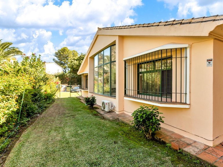Villa for Sale in Elviria, Malaga 17