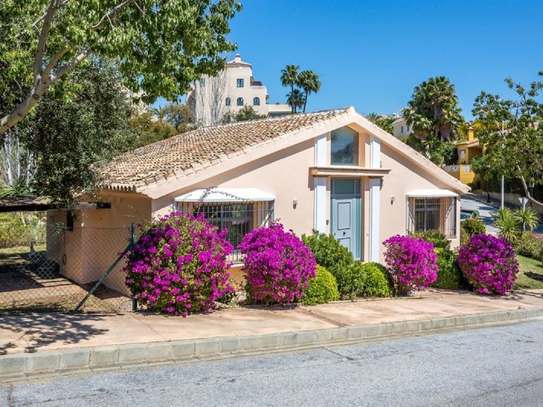 Villa for Sale in Elviria, Malaga 21