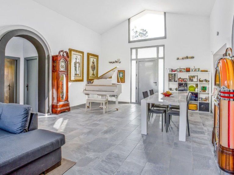 Villa for Sale in Elviria, Malaga 3