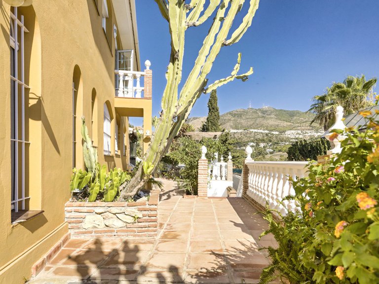 Villa for Sale in Torremuelle, Malaga 17