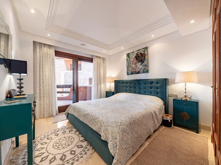 Apartment for Sale in New Golden Mile, Malaga 11