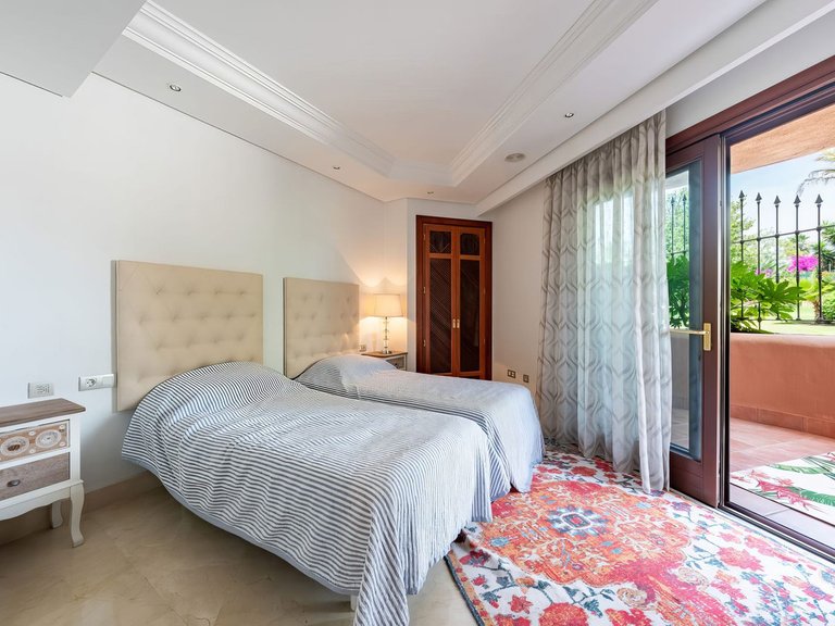 Apartment for Sale in New Golden Mile, Malaga 13