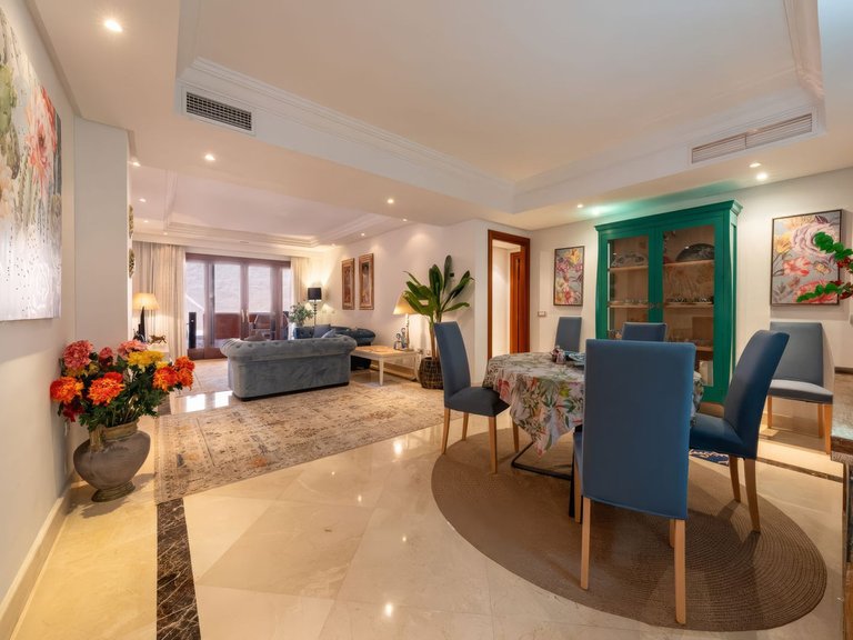 Apartment for Sale in New Golden Mile, Malaga 2