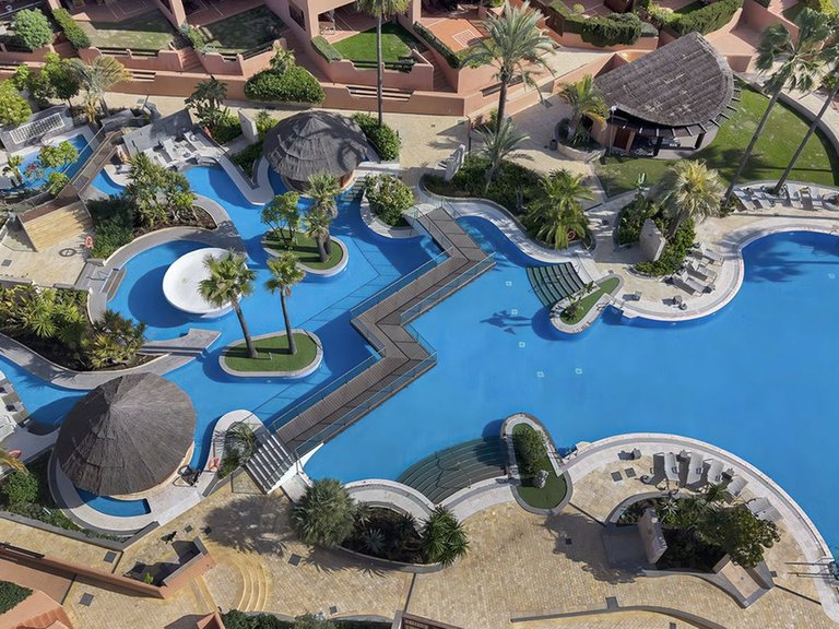 Apartment for Sale in New Golden Mile, Malaga 23