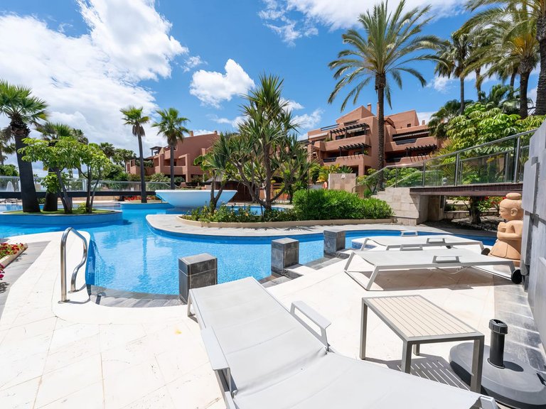 Apartment for Sale in New Golden Mile, Malaga 25