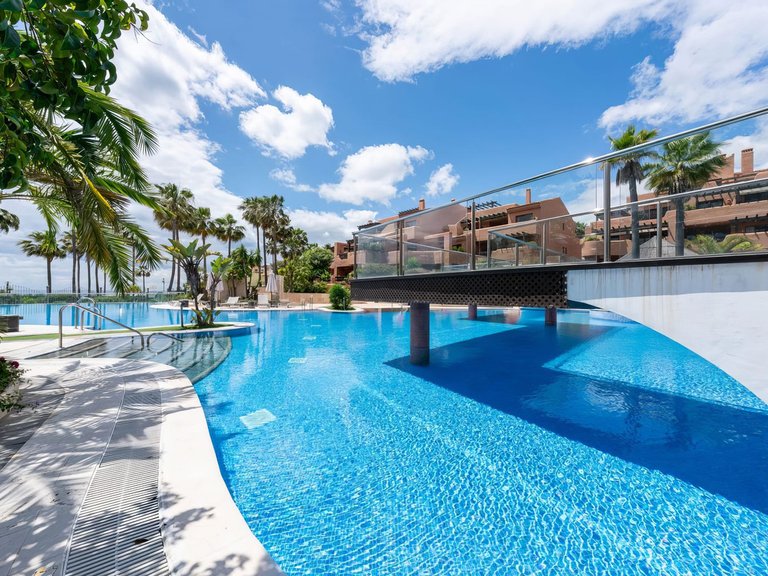 Apartment for Sale in New Golden Mile, Malaga 33