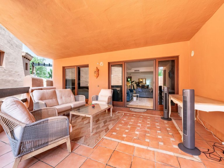 Apartment for Sale in New Golden Mile, Malaga 6