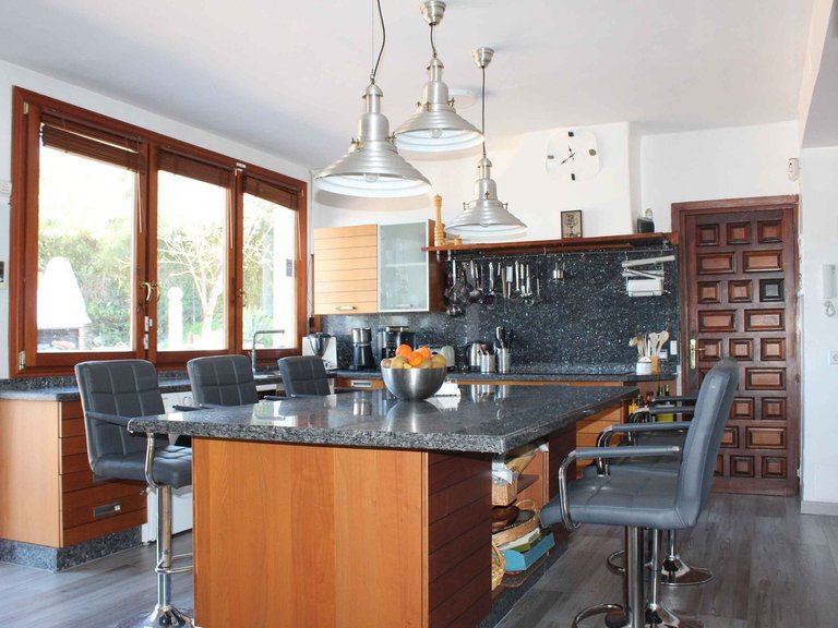 Villa for Sale in El Rosario, Malaga 9