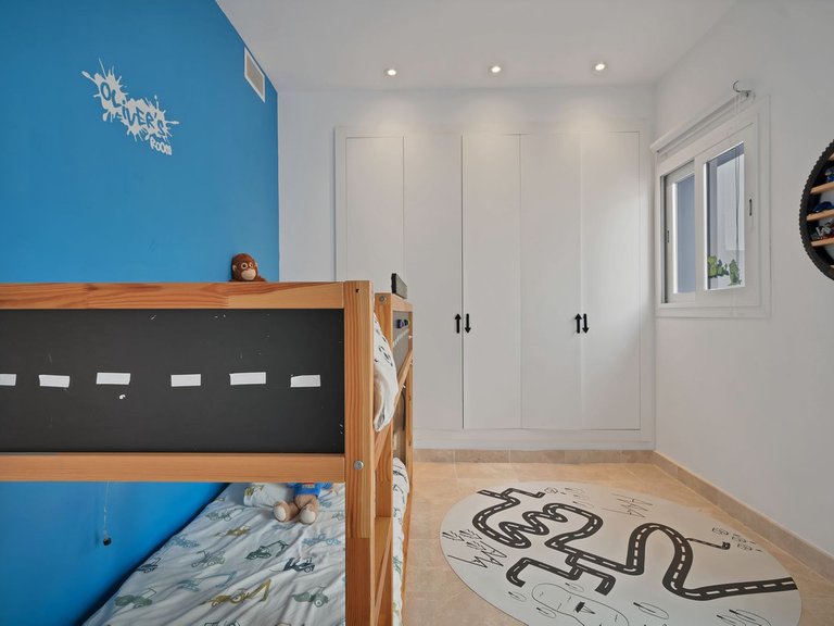 Apartment for Sale in El Paraiso, Malaga 10