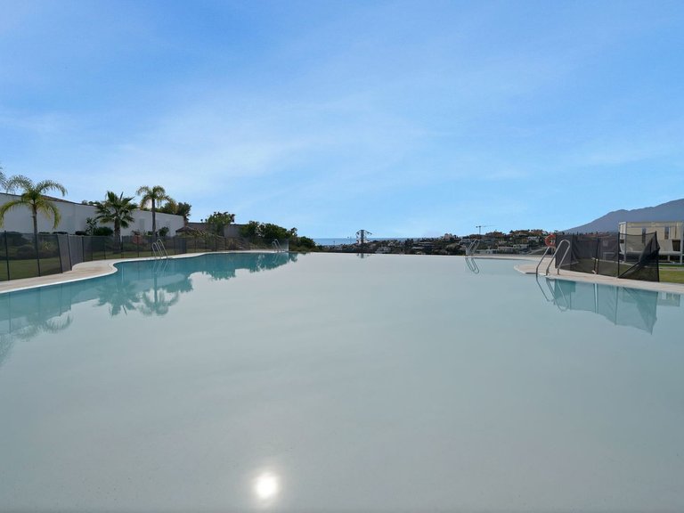 Apartment for Sale in El Paraiso, Malaga 11