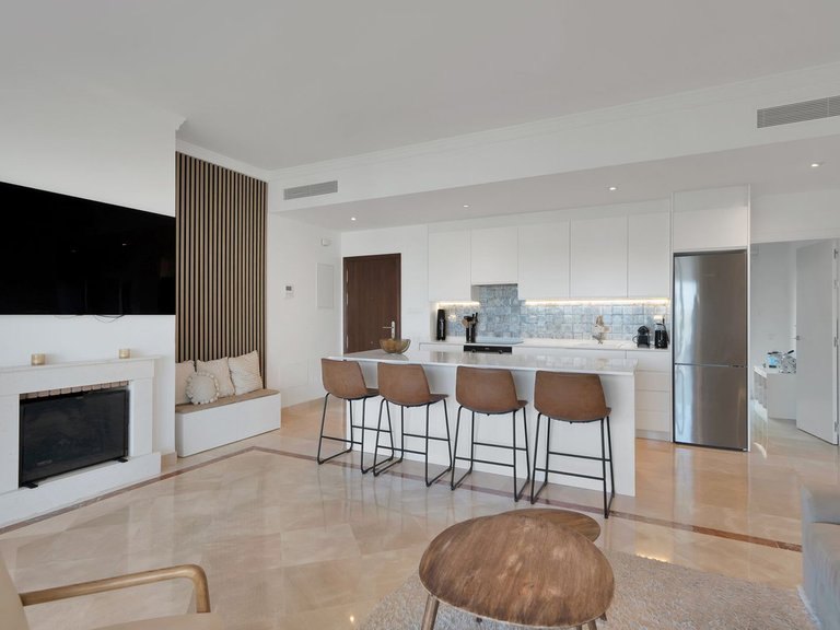 Apartment for Sale in El Paraiso, Malaga 2